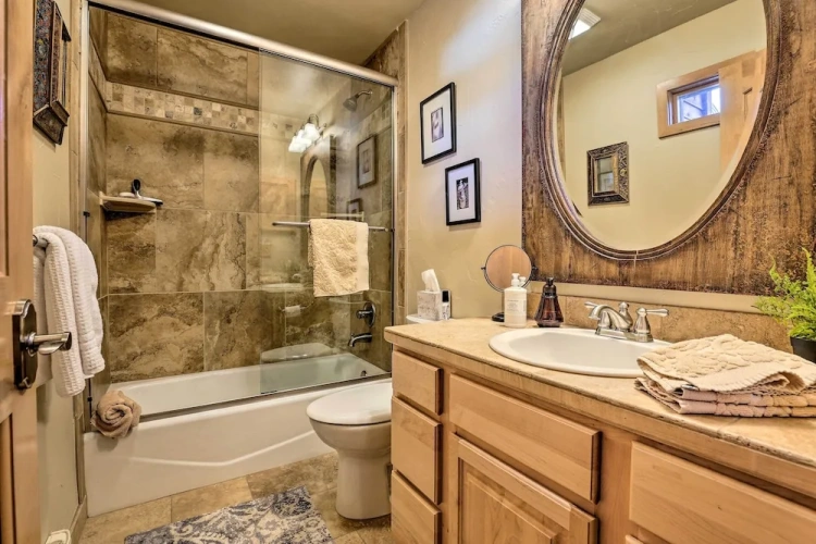 2 Bedrooms Apartment