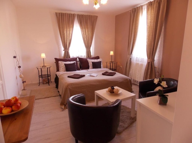 1 Bedroom Apartment