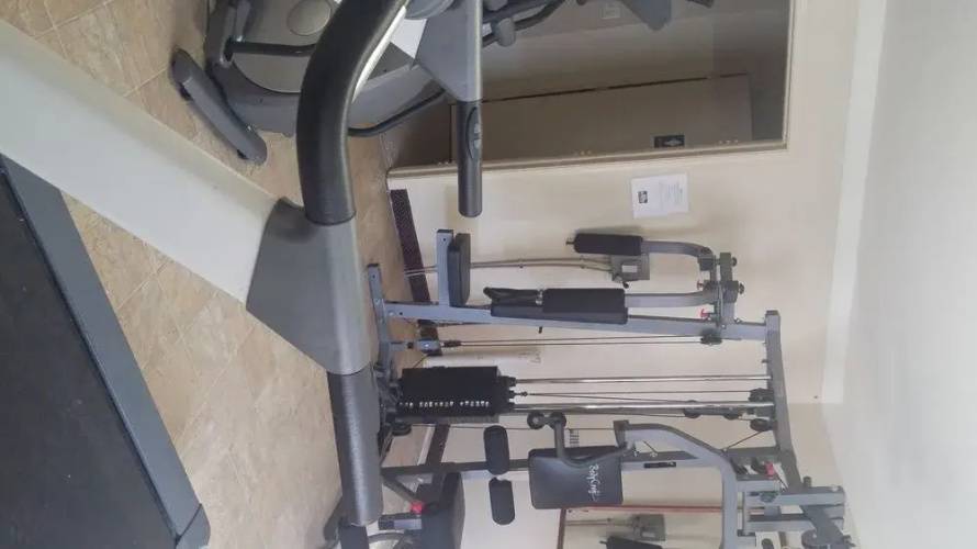 Woodridge Inn & Suites