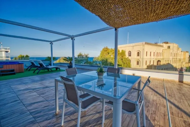 Suite with balcony