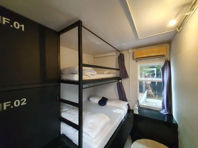Standard Triple room