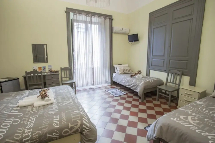 Standard Quadruple room with balcony