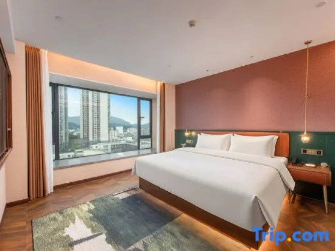 Deluxe Suite with view