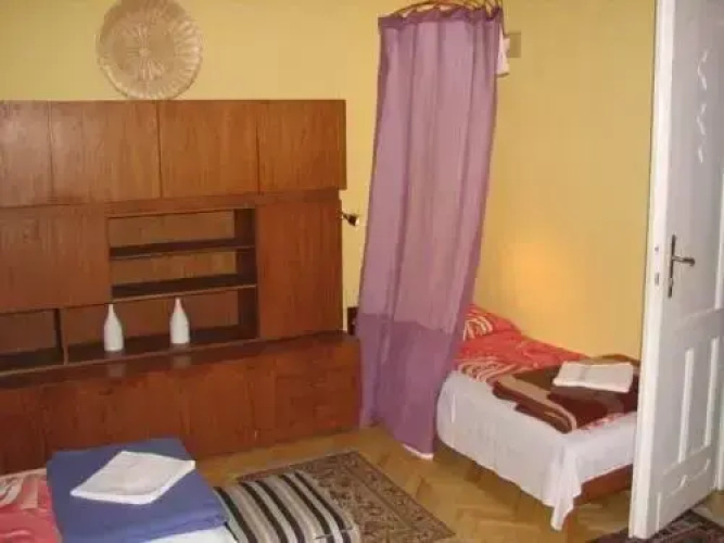 Yep! Hostel