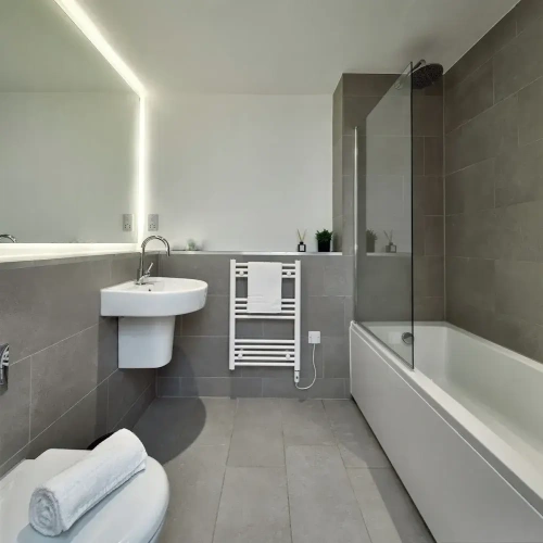 2 Bedrooms Apartment with city view