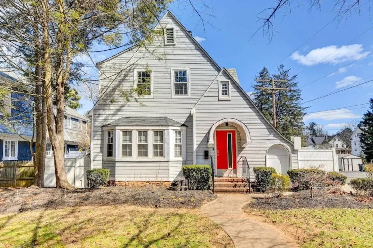 3 Bedrooms Cottage