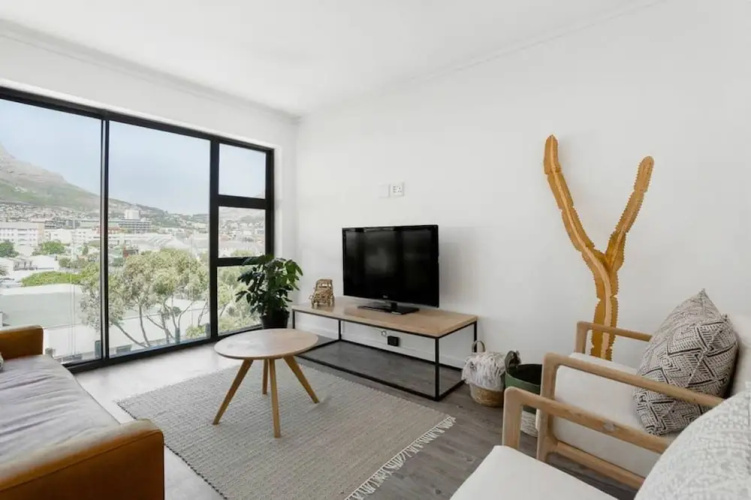 Designer 3 Peaks Apt Stunning Table Mountain Views