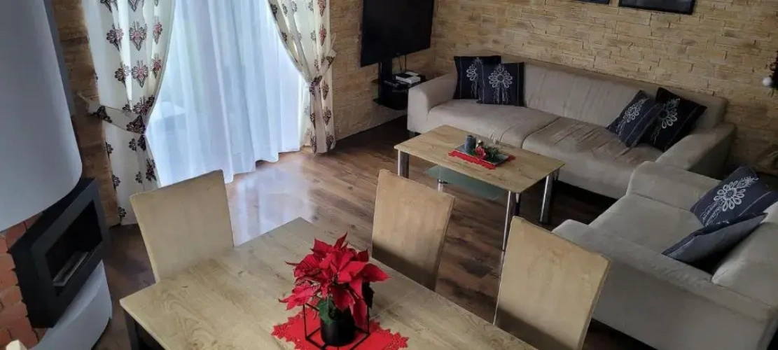 2 Bedrooms Chalet