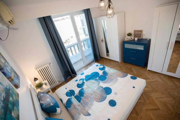 Victoria Avenue Apartment