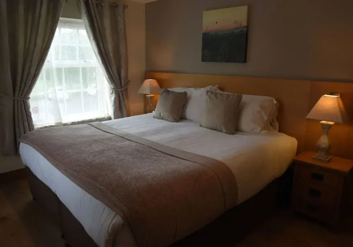 Crossways Inn