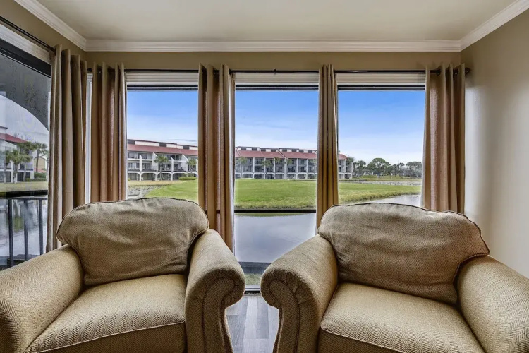 Edgewater by Book That Condo