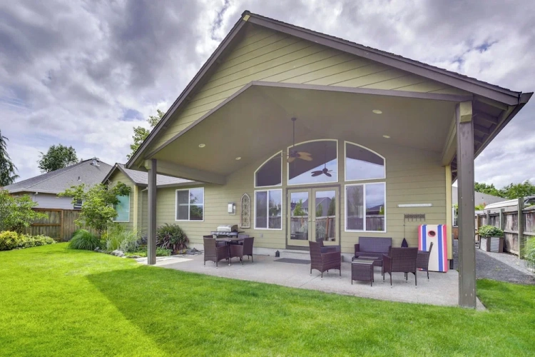 4 Bedrooms Cottage