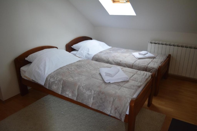 1 Bedroom Attic Apartment