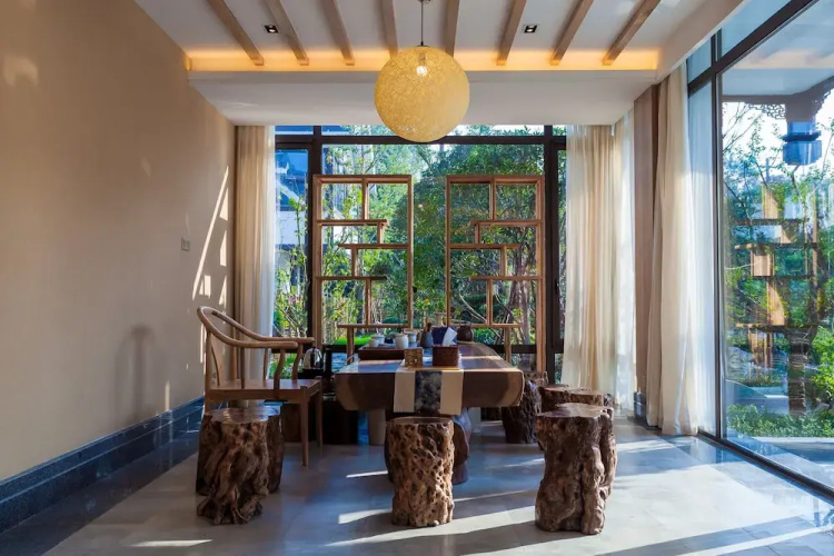 Admirable day Hotel