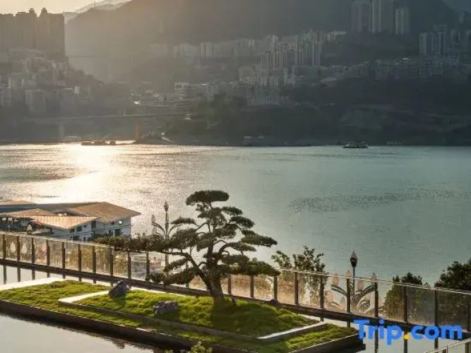 Hualuxe Hotels And Resorts Chongqing Wushan