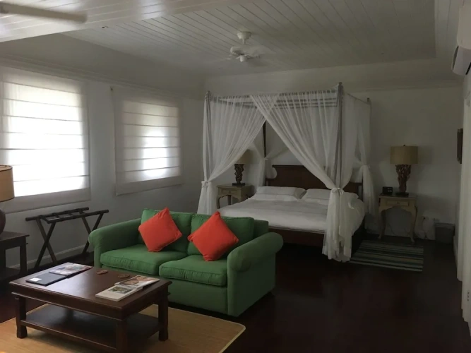 1 Bedroom Deluxe Suite