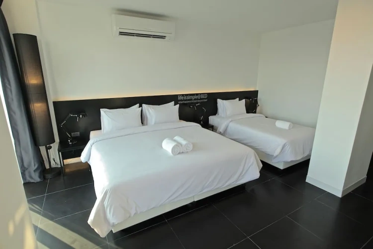 Standard Triple room with balcony