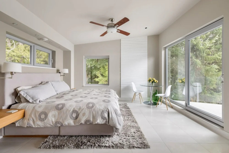 Pointhouse Suites On Sargeant Bay