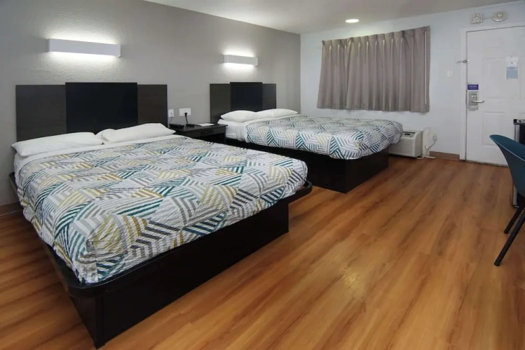 Deluxe Quadruple room