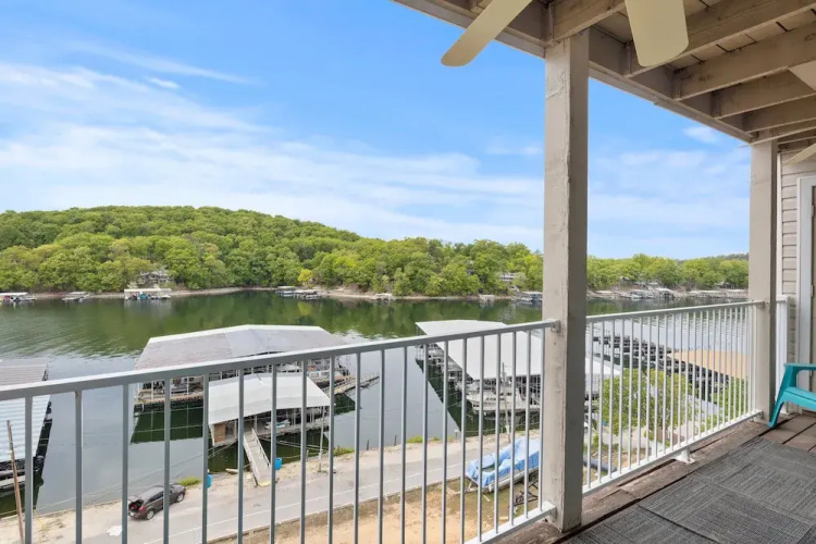 Great Views and Pool Next to Docknockers!