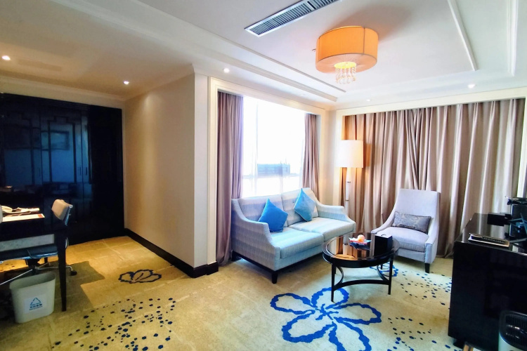 Ramada Plaza Tian Lu