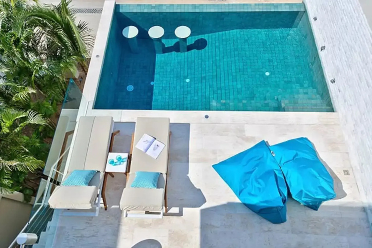 8BR Luxury Villa steps to Beach