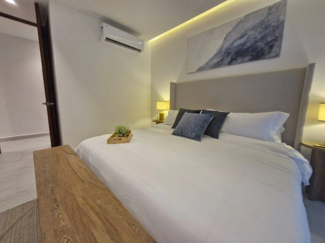 Super Cute Flat on 5th Ave in PdC Steps From Beach