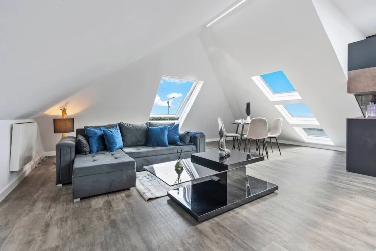 2 Bedrooms Apartment