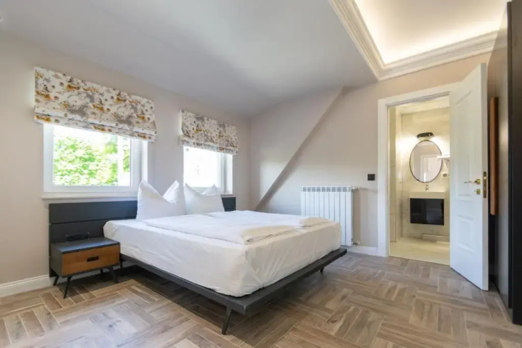 2H Horizon Hotel