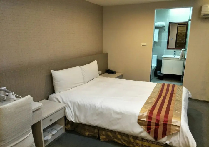 Shun-Yi Hotel
