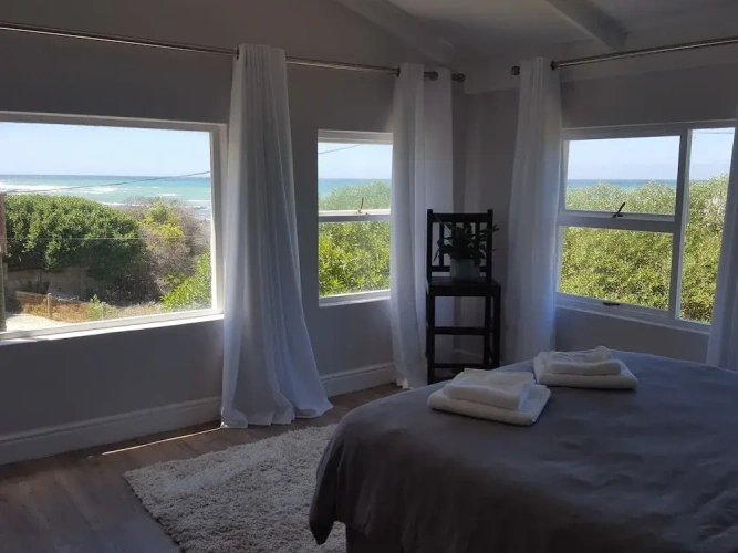4 Bedrooms Cottage with ocean view