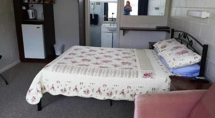 Alpine Country Motel