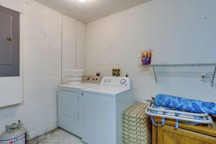 Jensen Beach Home w/ Heated Pool!