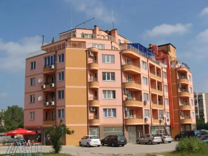 2 Bedrooms Apartment