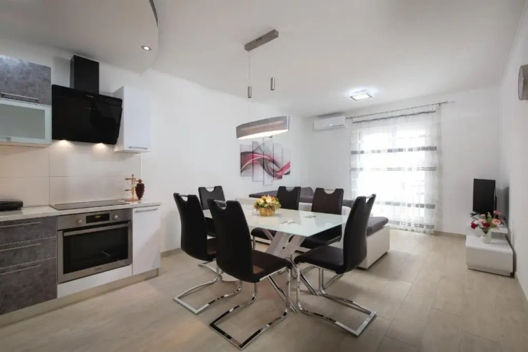 Apartment with balcony