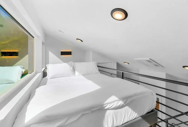 Echo Loft: A Modern Escape
