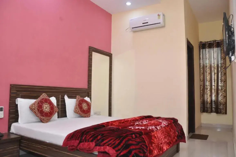 Hotel M City