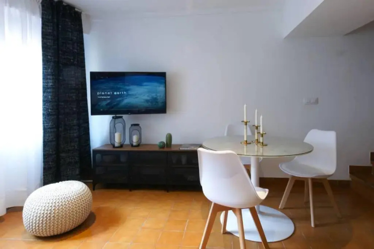 Eiffel Bridge Boutique Apartment