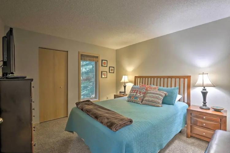 Creekside Frisco Condo w/ Views & Pool Access!