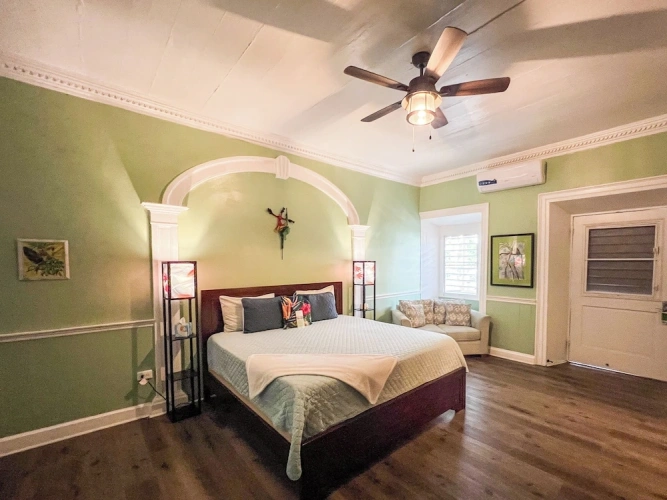 1 Bedroom Studio with balcony and with courtyard view