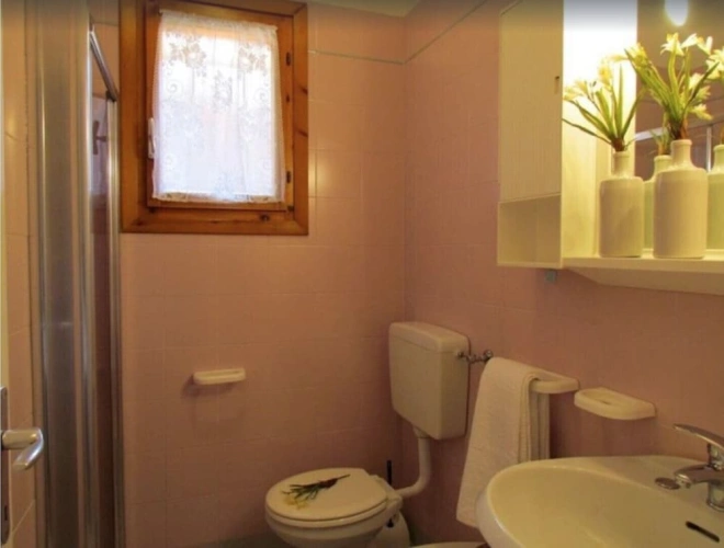 2 Bedrooms Apartment with garden view