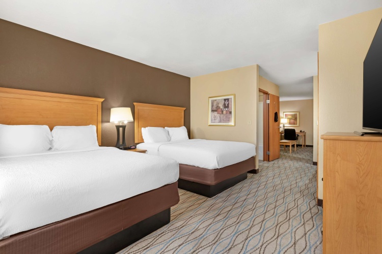 Quadruple Suite
