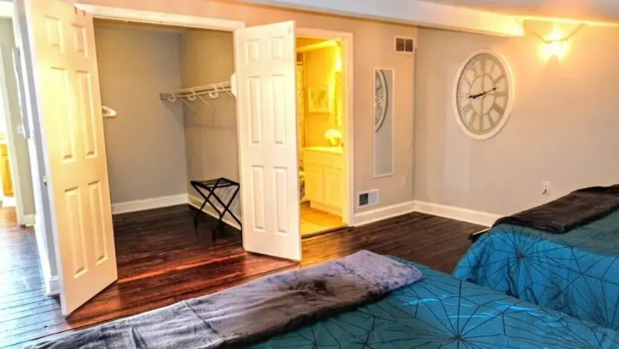 Sleeps 20! Near Stadiums & Harbor; Features Scenic Rooftop & Parking