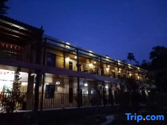 Zhiqing Hostel