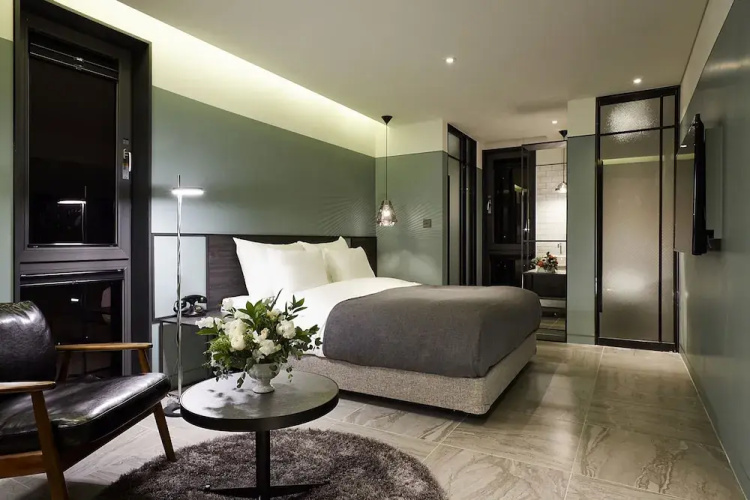Nine Brick Hotel