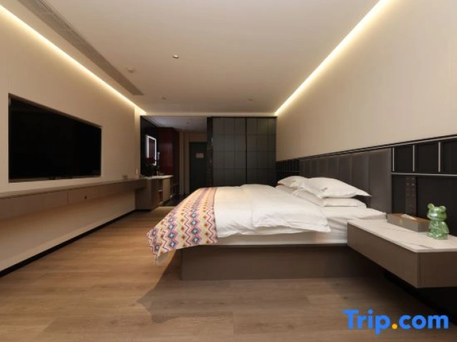 Standard Double room with city view