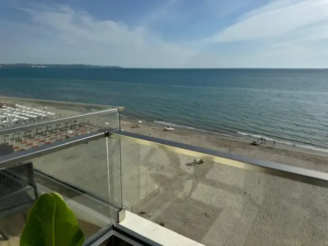 Sea Side
