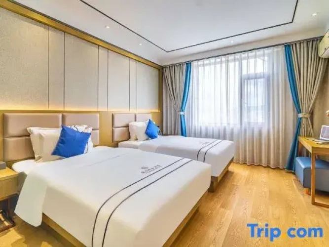 Premium Twin room