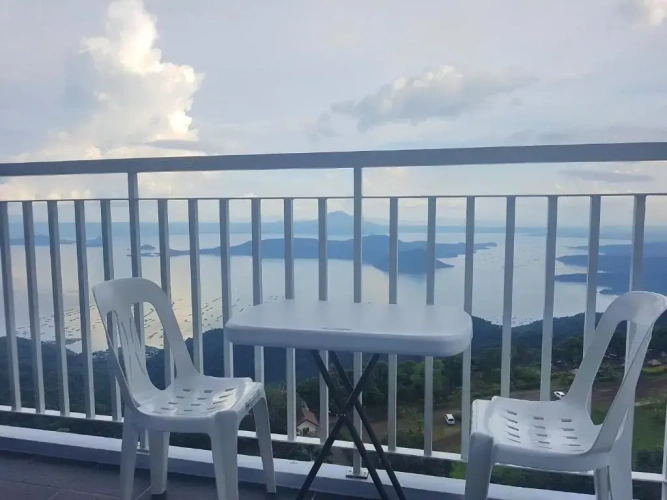 Apartment with balcony and with lake view