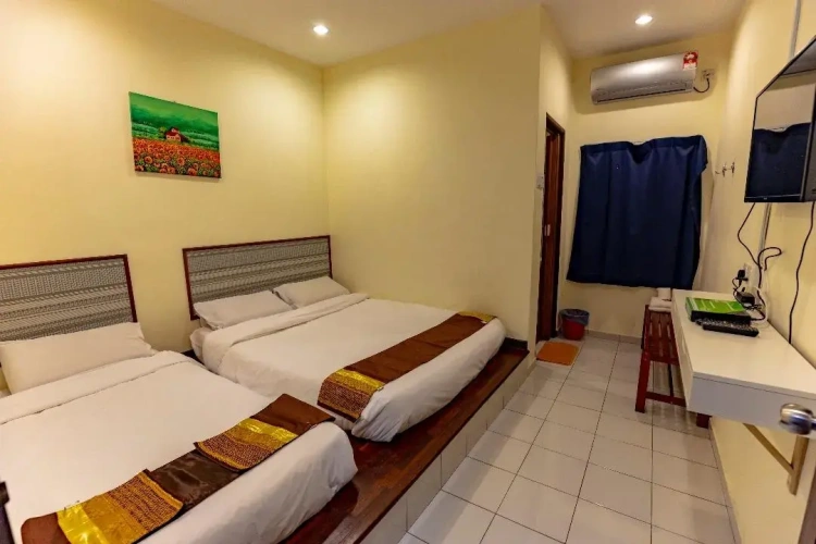 Standard Triple room